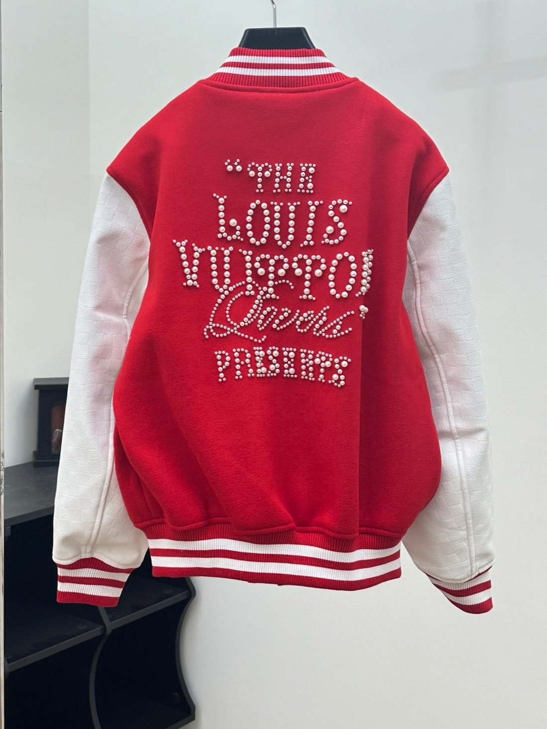 Chaqueta Louis Vuitton pearls Red