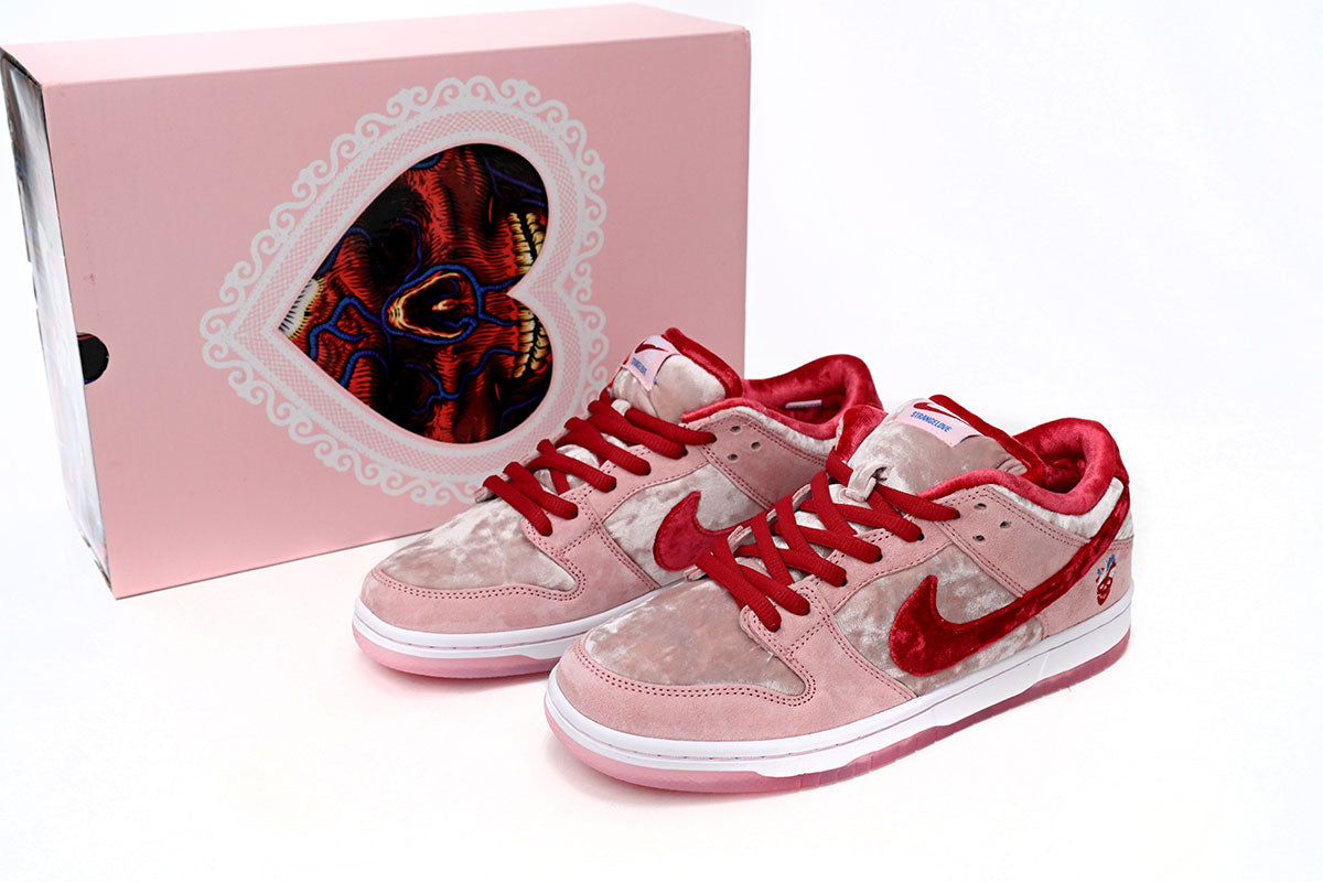 Nike SB Dunk Low StrangeLove