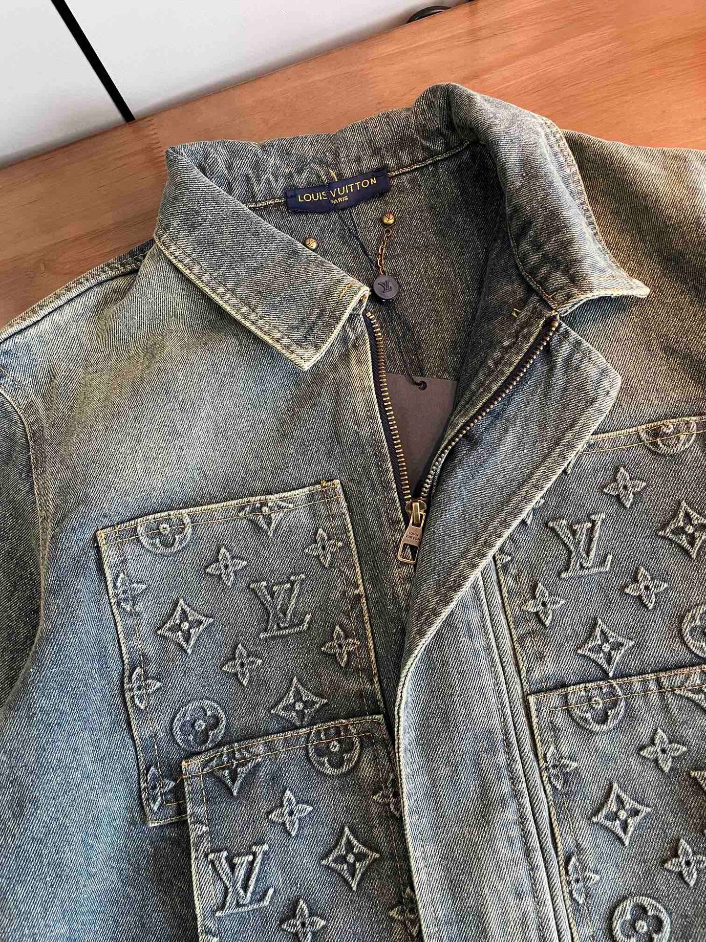 Chaqueta mezclilla deslavada Louis Vuitton blue  Monogram details