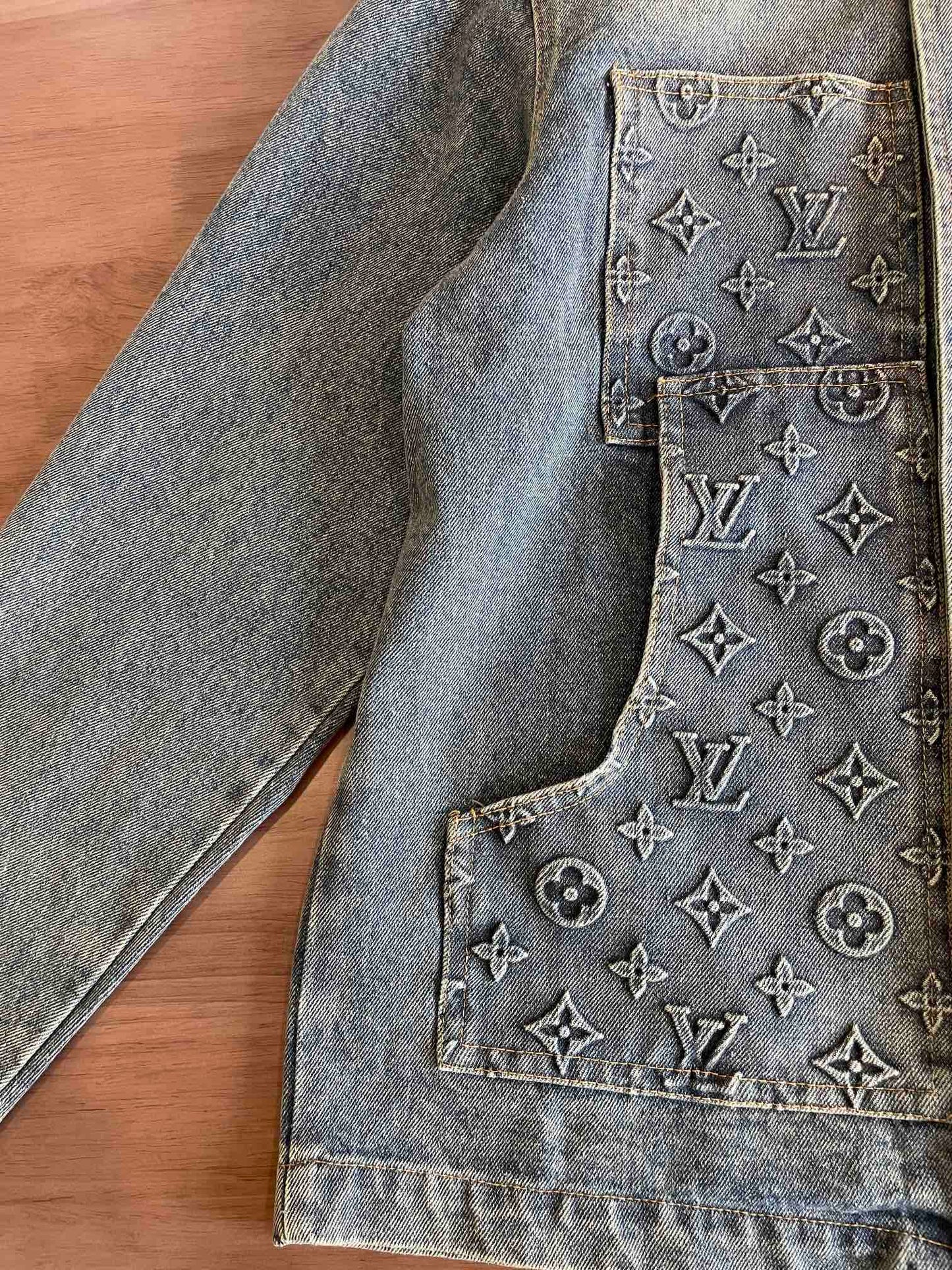 Chaqueta mezclilla deslavada Louis Vuitton blue  Monogram details