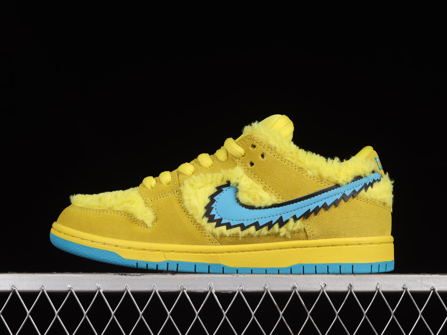 Nike SB Dunk Low Grateful Dead  Yellow Bears