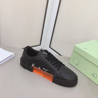 OFF-WHITE vulcnized low TOTAL BLACK