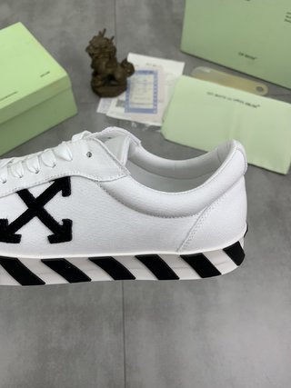 OFF-WHITE Vulc low canvas Black white