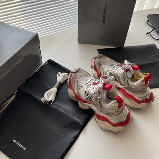 Balenciaga Cargo sneaker red gray