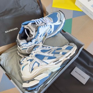 Balenciaga runner blue gray