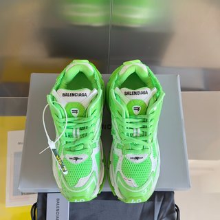 Green balenciaga runners best sale