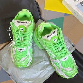 Green balenciaga runners best sale